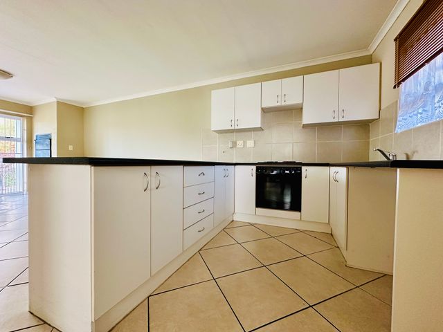 To Let 2 Bedroom Property for Rent in Vermont Western Cape
